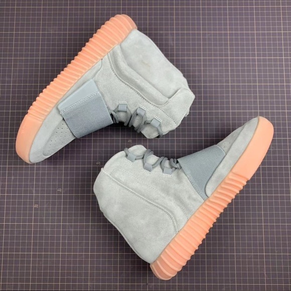 Adidas Yeezy 750 ‘Grey Gum’ - Picture 3 of 8